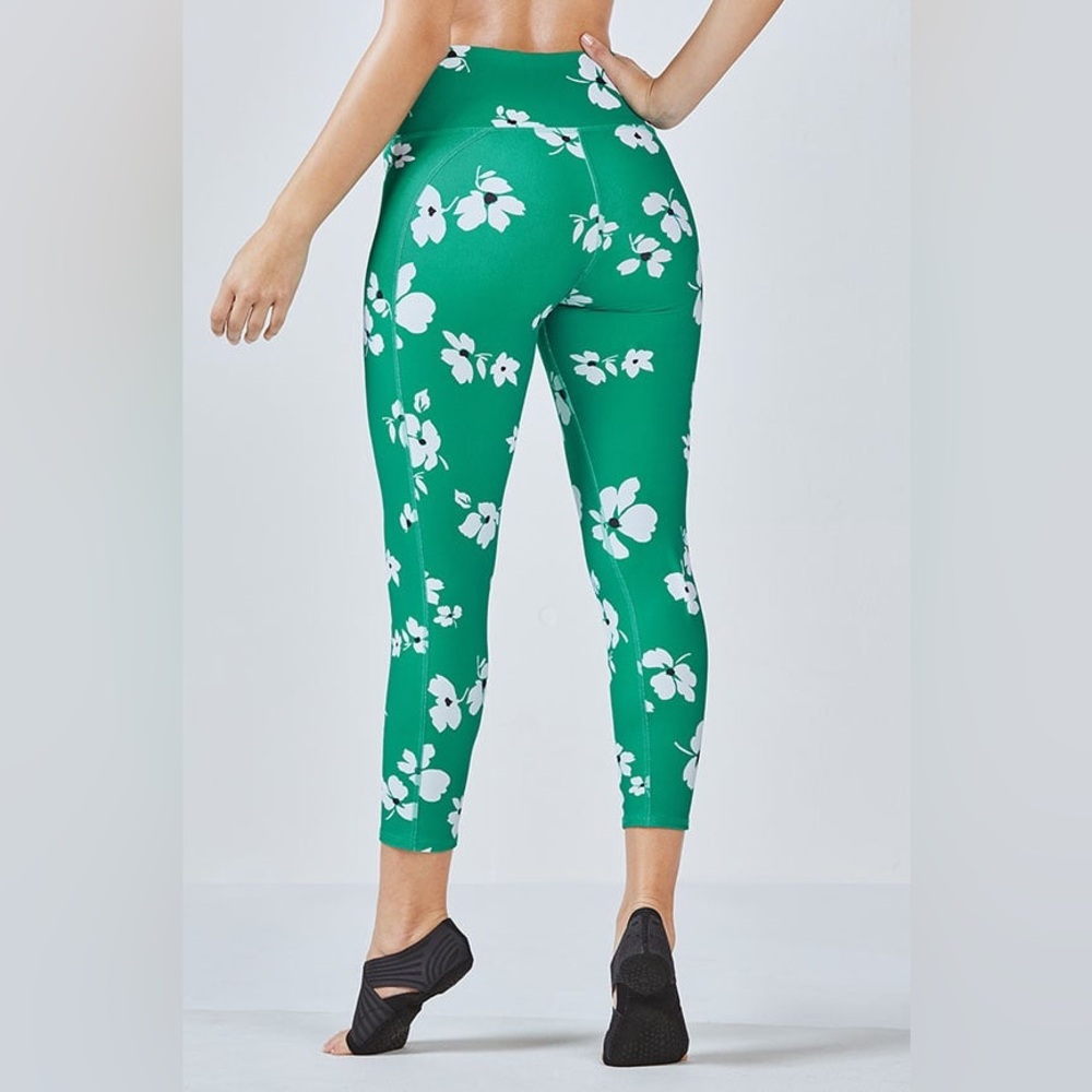 SOLD Fabletics Define PowerHold® High-Waisted 7/8 Legging in Bali Jasmine Print - Picture 2 of 6